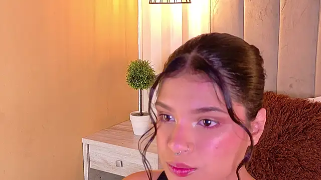 Hana Stone online show from April 2026 02:06:02 PM