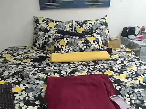 Snapshot of MissRedHotRaven chatting on February 2026 10:08:01 PM MissRedHotRaven online show from February 2026 10:08:01 PM