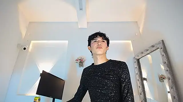 jullian ricci online show from May 2026 01:03:02 AM