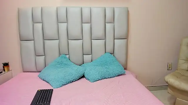 Snapshot of sugar_doll1 chatting on February 2026 10:54:02 PM sugar doll1 online show from February 2026 10:54:02 PM