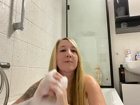 Snapshot of Ninimaus chatting on February 2026 07:21:01 PM Ninimaus online show from February 2026 07:21:01 PM