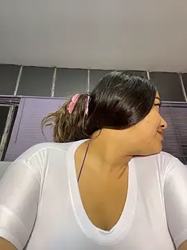 Snapshot of MollyBigBoobss chatting on February 2026 12:27:02 AM MollyBigBoobss online show from February 2026 12:27:02 AM