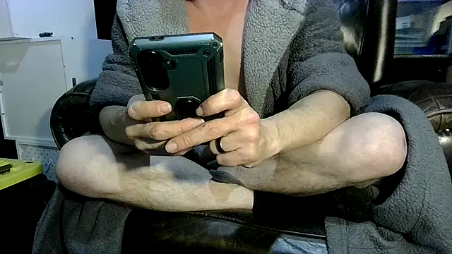 Snapshot of ShadowLove85 chatting on February 2026 05:04:01 AM ShadowLove85 online show from February 2026 05:04:01 AM