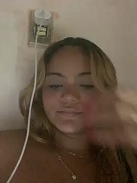 ayla0881 online show from February 2026 06:53:02 PM