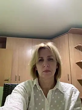 Snapshot of VeltaMur975 chatting on February 2026 09:02:01 PM VeltaMur975 online show from February 2026 09:02:01 PM