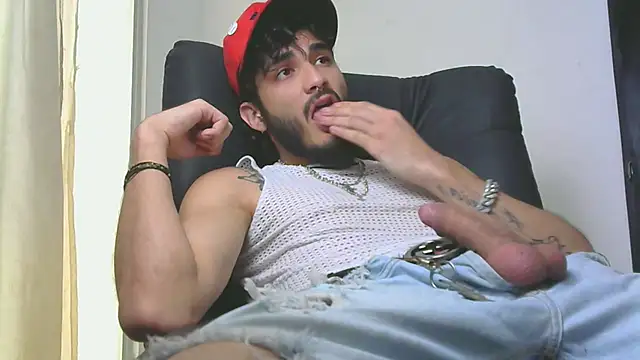 LovexJuxn8 online show from February 2026 06:59:02 PM