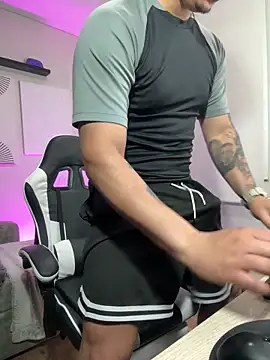  robertobaggioo online show from February 2026 12:47:02 PM