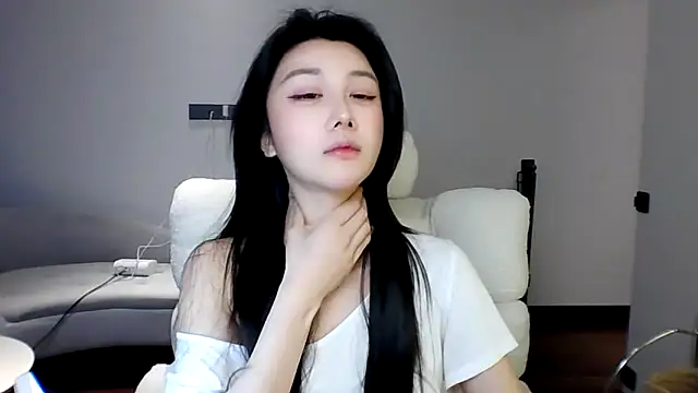 MedeLineayr online show from April 2026 01:27:01 PM