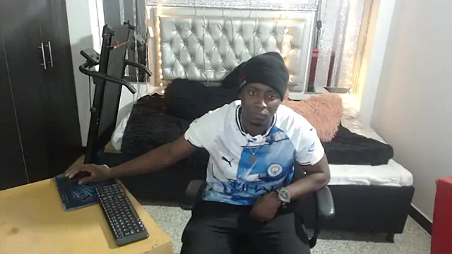 chamaquito xl online show from February 2026 11:40:01 AM