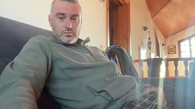 marcovik1 online show from February 2026 09:39:02 AM