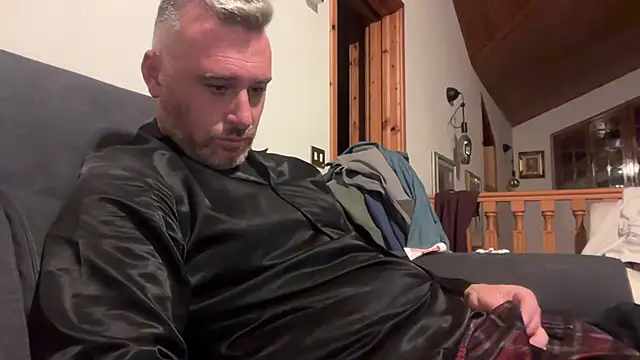 marcovik1 online show from February 2026 05:56:01 PM