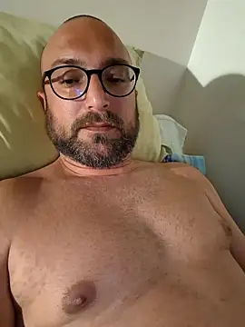Snapshot of cetriolino chatting on April 2026 07:15:02 PM cetriolino online show from April 2026 07:15:02 PM