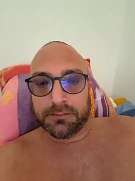 Snapshot of cetriolino chatting on April 2026 06:00:02 AM cetriolino online show from April 2026 06:00:02 AM