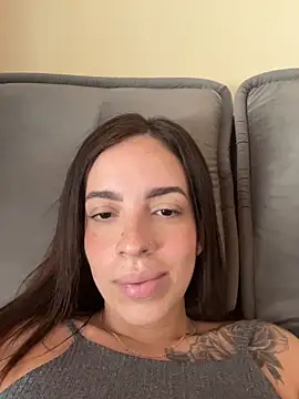 Snapshot of Larinhap chatting on February 2026 05:42:01 PM Larinhap online show from February 2026 05:42:01 PM