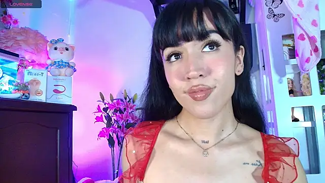 Yiyii online show from May 2026 09:00:02 PM