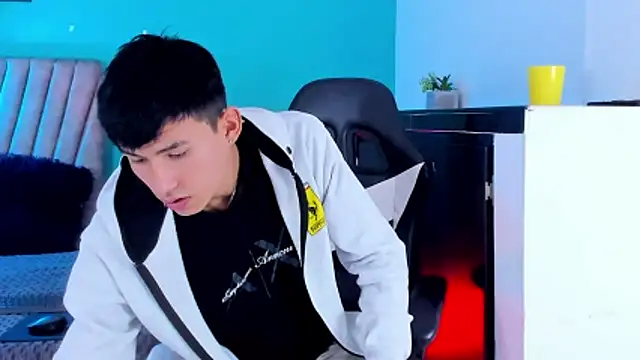 Snapshot of NicolasTorrez chatting on February 2026 02:07:01 PM NicolasTorrez online show from February 2026 02:07:01 PM