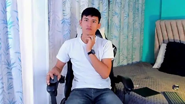 Snapshot of NicolasTorrez chatting on February 2026 08:53:02 PM NicolasTorrez online show from February 2026 08:53:02 PM