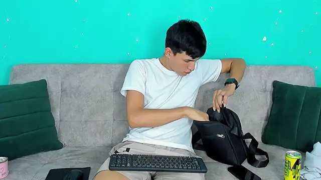 Snapshot of NicolasTorrez chatting on March 2026 08:48:01 PM NicolasTorrez online show from March 2026 08:48:01 PM