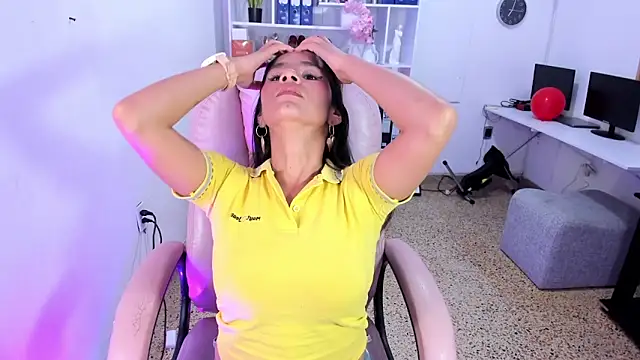 Snapshot of Emmy_lollipop chatting on February 2026 06:26:02 PM Emmy lollipop online show from February 2026 06:26:02 PM