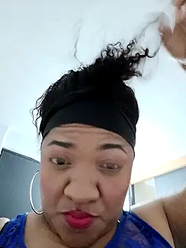 Snapshot of honey-suckle chatting on February 2026 06:14:02 AM honey-suckle online show from February 2026 06:14:02 AM