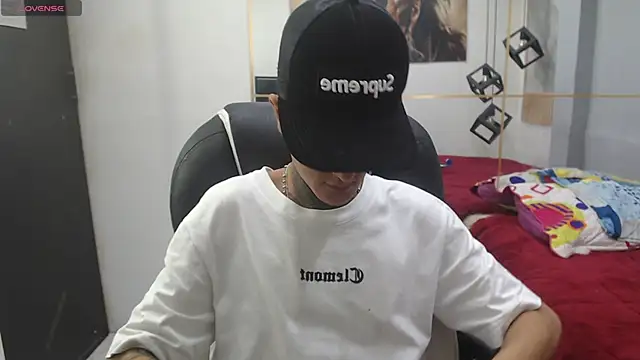 Snapshot of benjamin_anthony chatting on March 2026 03:11:01 AM benjamin anthony online show from March 2026 03:11:01 AM