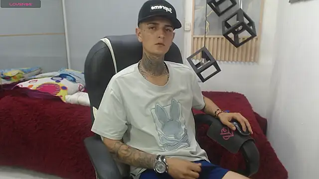 Snapshot of benjamin_anthony chatting on March 2026 03:12:01 AM benjamin anthony online show from March 2026 03:12:01 AM