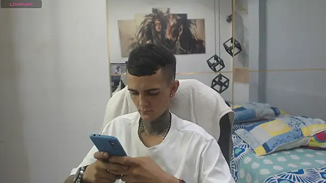 Snapshot of benjamin_anthony chatting on March 2026 07:30:01 PM benjamin anthony online show from March 2026 07:30:01 PM