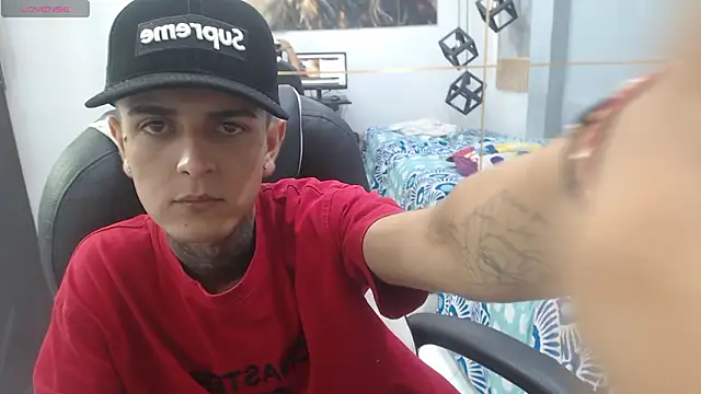 Snapshot of benjamin_anthony chatting on March 2026 03:22:02 AM benjamin anthony online show from March 2026 03:22:02 AM