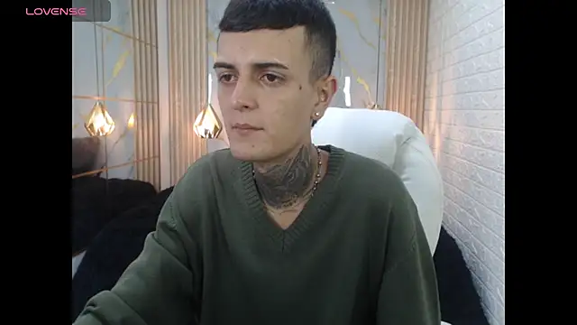 Snapshot of benjamin_anthony chatting on April 2026 03:40:02 AM benjamin anthony online show from April 2026 03:40:02 AM