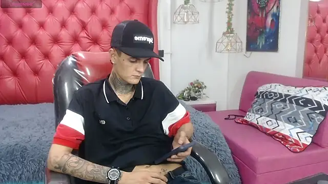 Snapshot of benjamin_anthony chatting on April 2026 03:13:01 AM benjamin anthony online show from April 2026 03:13:01 AM