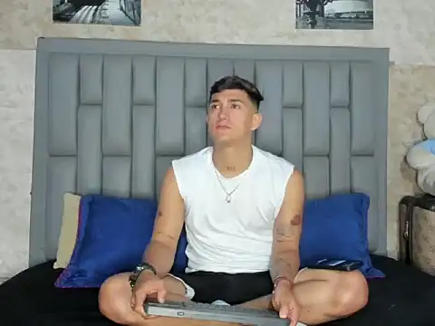 Snapshot of Alann_Smith_X chatting on February 2026 11:24:02 PM Alann Smith X online show from February 2026 11:24:02 PM