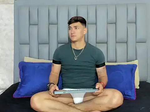 Snapshot of Alann_Smith_X chatting on February 2026 11:37:01 PM Alann Smith X online show from February 2026 11:37:01 PM