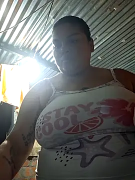 Juli Powl online show from May 2026 10:22:02 AM