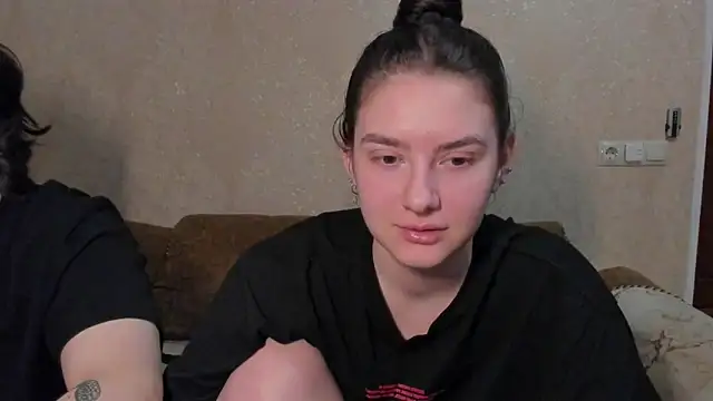 love lina muuur online show from February 2026 07:54:01 PM