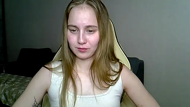 Snapshot of christimontero chatting on February 2026 11:28:02 AM christimontero online show from February 2026 11:28:02 AM