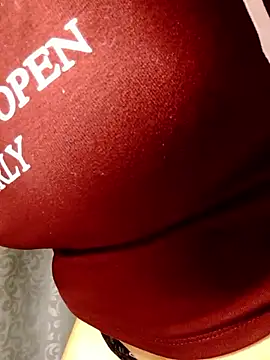 yiyi-Lynk online show from February 2026 04:52:02 PM