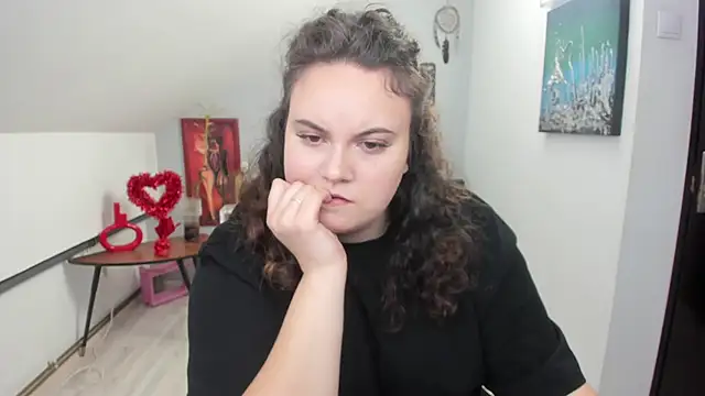 Snapshot of ElviraJoness chatting on February 2026 12:12:01 PM ElviraJoness online show from February 2026 12:12:01 PM