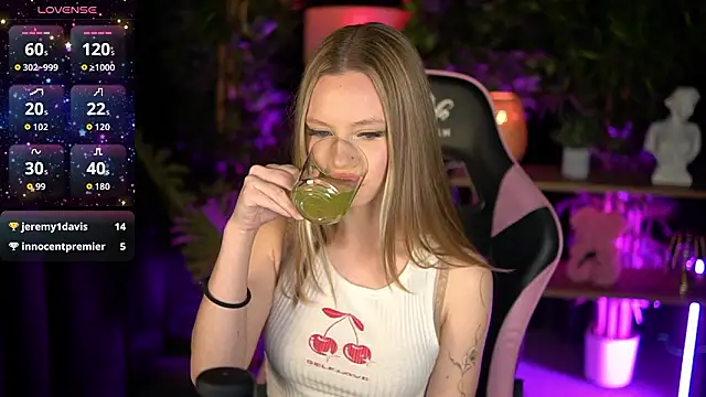 Snapshot of SweetDaisy_me chatting on February 2026 08:04:01 AM SweetDaisy me online show from February 2026 08:04:01 AM