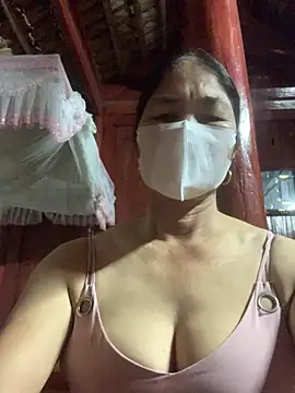 Lissa8x online show from February 2026 03:33:01 PM