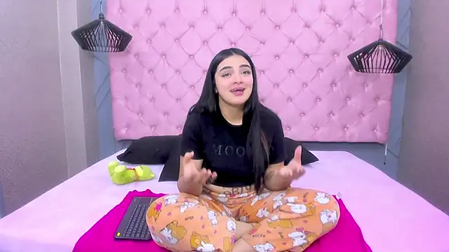 Sara-Burning- online show from February 2026 02:40:02 AM