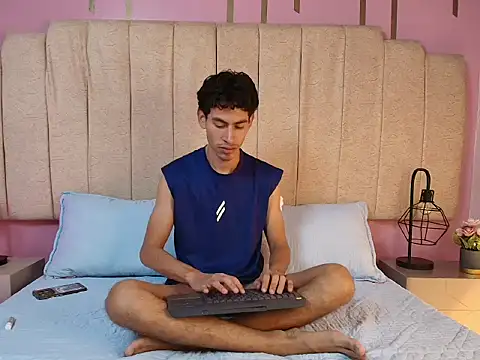 Snapshot of skinny_jean_ chatting on February 2026 08:30:01 PM skinny jean online show from February 2026 08:30:01 PM