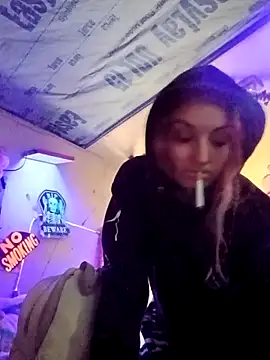 Snapshot of issyamazin chatting on April 2026 03:12:01 PM issyamazin online show from April 2026 03:12:01 PM