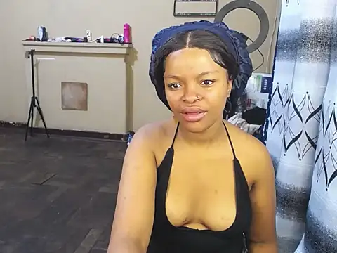 Snapshot of KinkyPxx chatting on February 2026 06:58:02 PM KinkyPxx online show from February 2026 06:58:02 PM