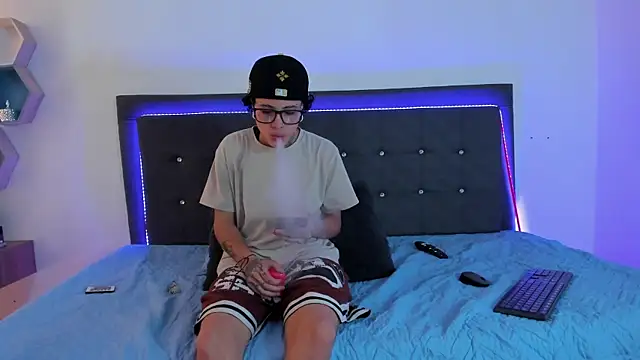 Ale cuzz online show from February 2026 06:09:01 PM