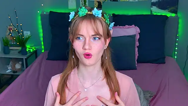 ElfieWhite online show from August 2026 05:45:01 PM