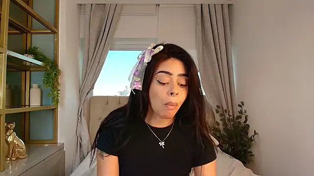 Pauline Clark online show from March 2026 08:37:01 PM