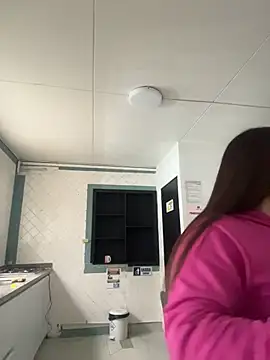 Anya Volker online show from March 2026 12:16:01 PM