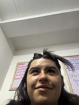 Anya Volker online show from April 2026 11:33:02 AM