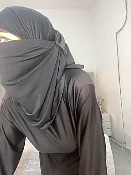 aminaa  online show from March 2026 06:38:02 PM