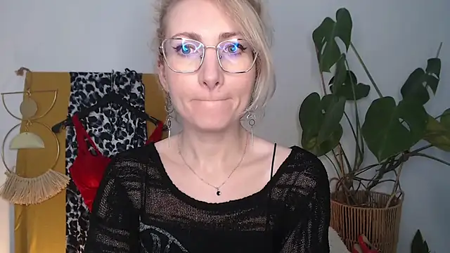 CinderellaMoon online show from April 2026 05:24:01 AM